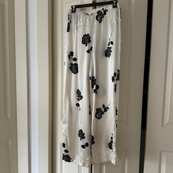 Vintage Talbots Black and White Rose 100% Silk Pajamas Pants Size S - Picture 2 of 5